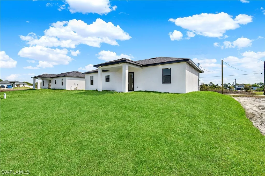 916 Manresa Avenue S Lehigh Acres FL 33974