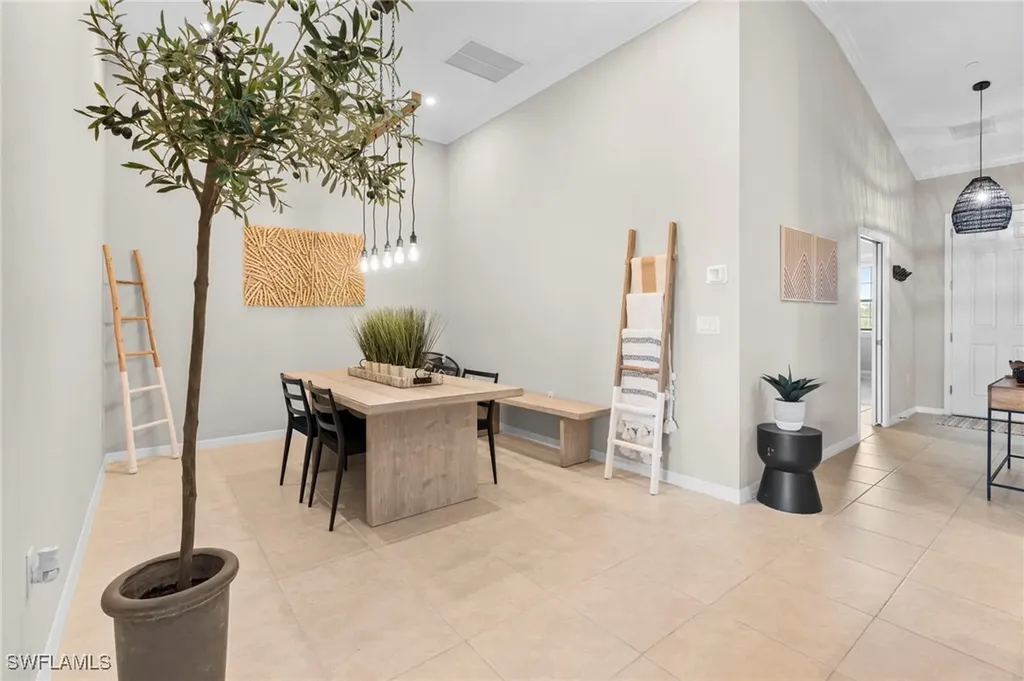 9402 Pocida Court Naples FL 34119