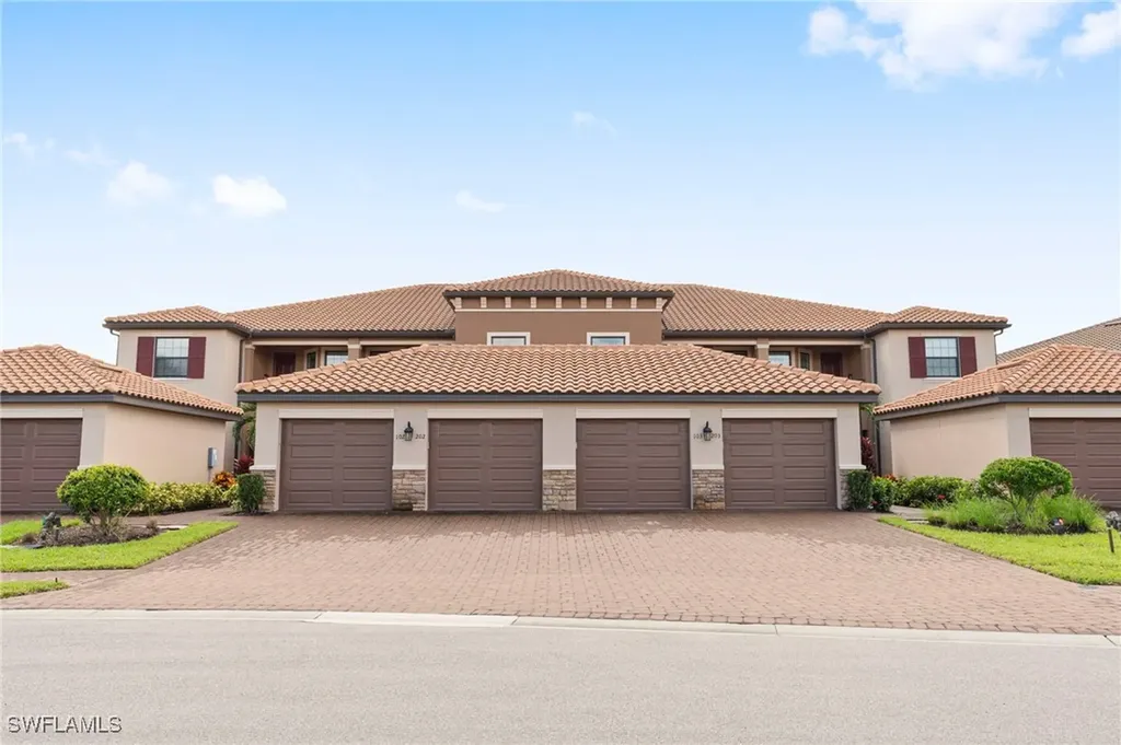 9402 Pocida Court Naples FL 34119