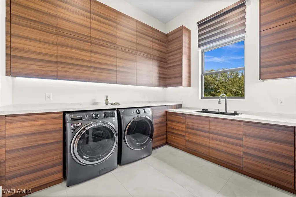 2272 Oakes Boulevard Naples FL 34119