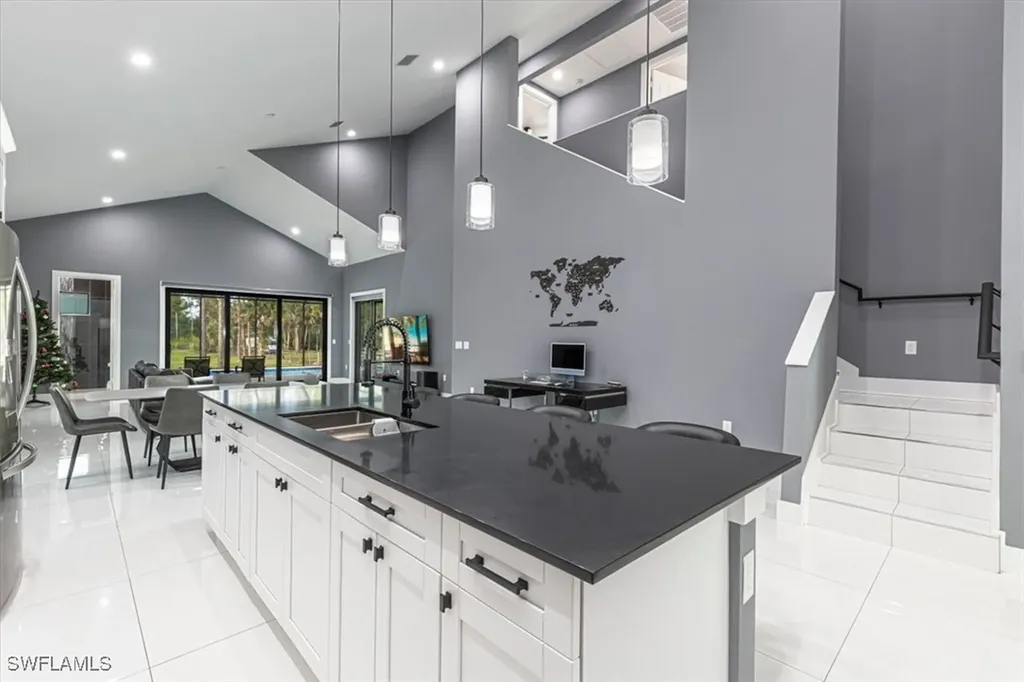 4029 2nd Avenue SE Naples FL 34117
