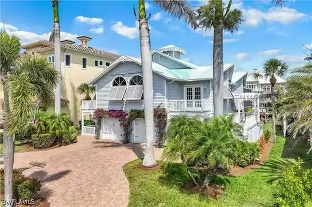 437 Trade Winds Avenue Naples FL 34108