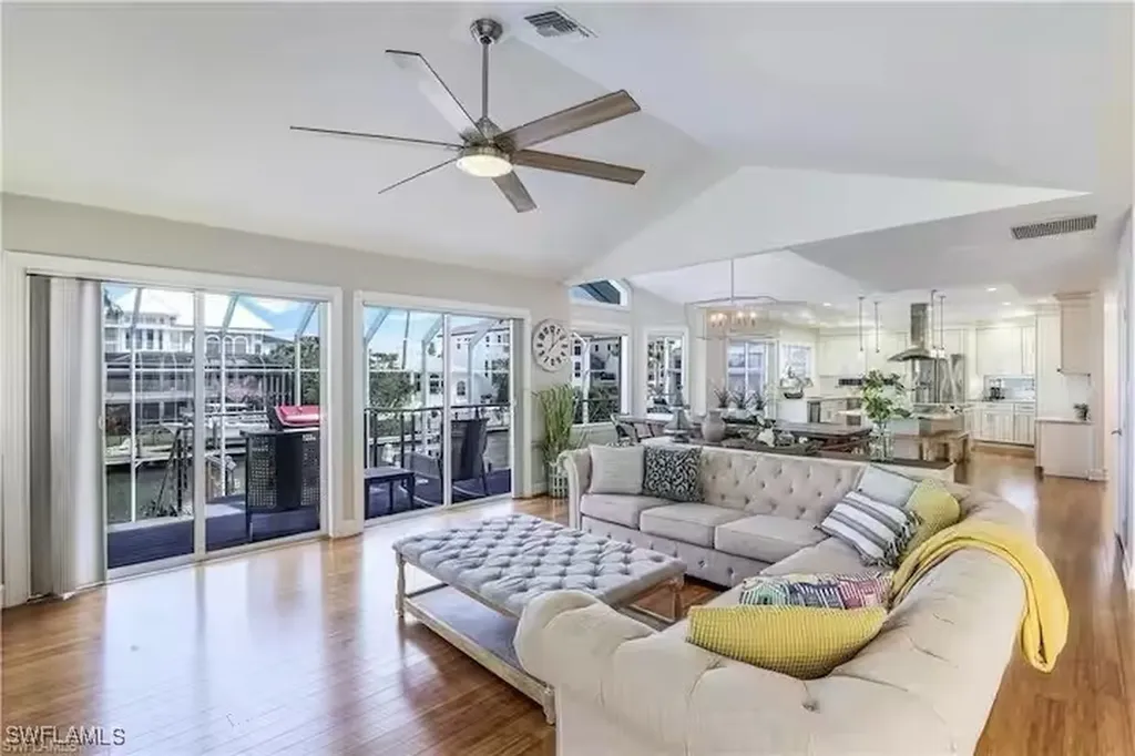 437 Trade Winds Avenue Naples FL 34108