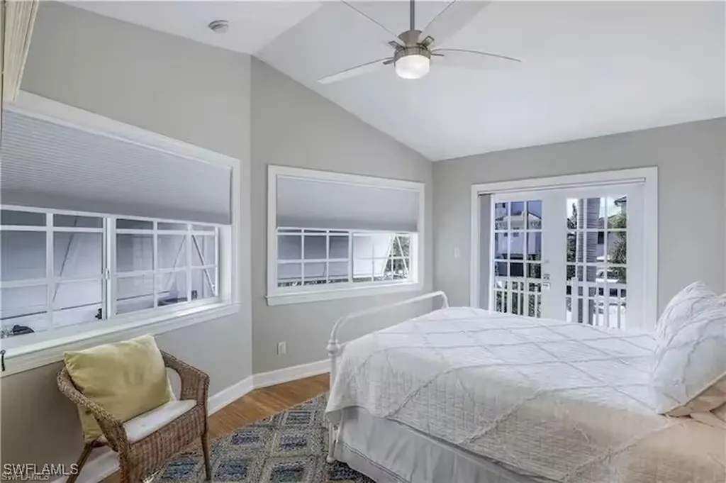 437 Trade Winds Avenue Naples FL 34108