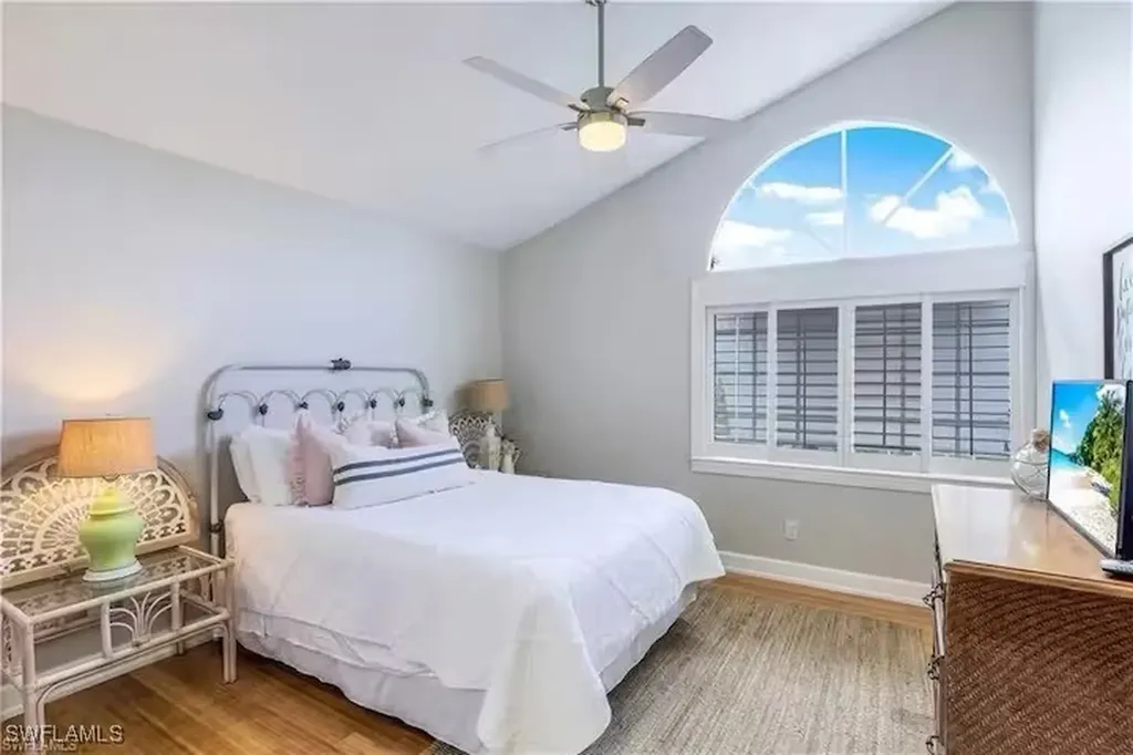 437 Trade Winds Avenue Naples FL 34108