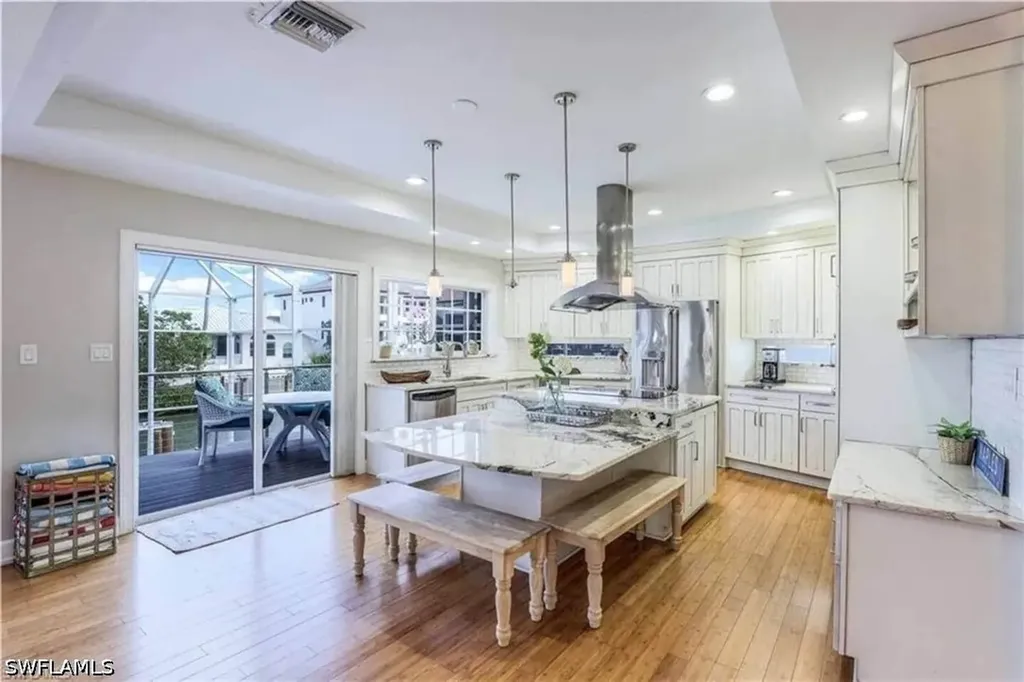 437 Trade Winds Avenue Naples FL 34108