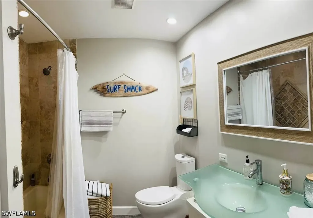 437 Trade Winds Avenue Naples FL 34108