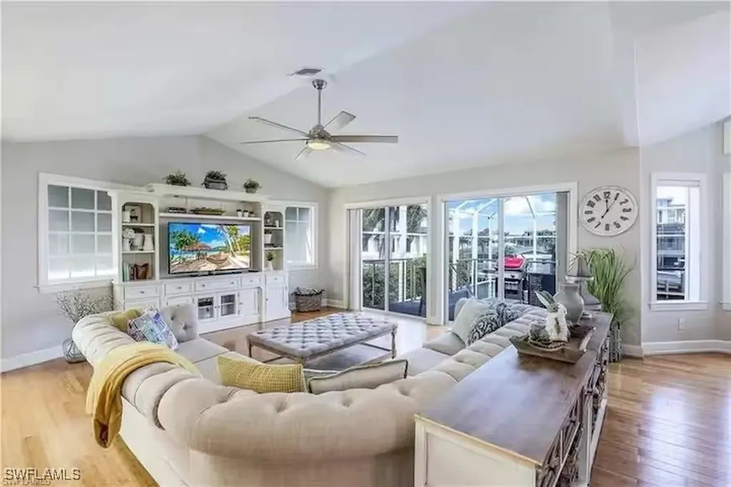 437 Trade Winds Avenue Naples FL 34108