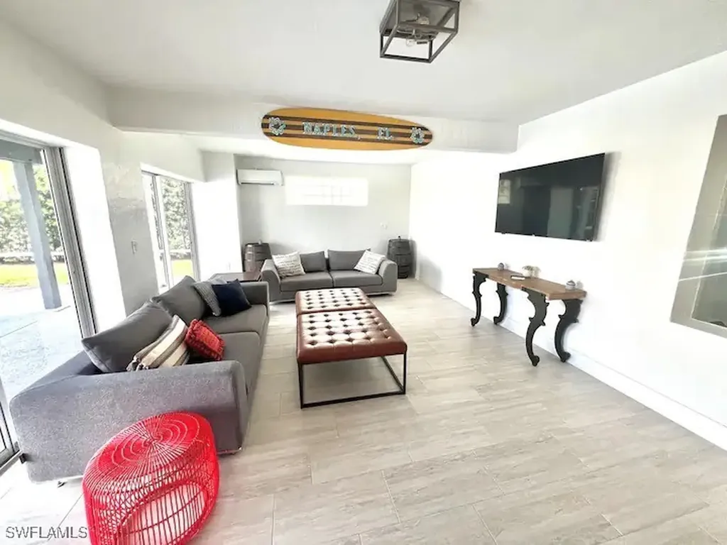 437 Trade Winds Avenue Naples FL 34108