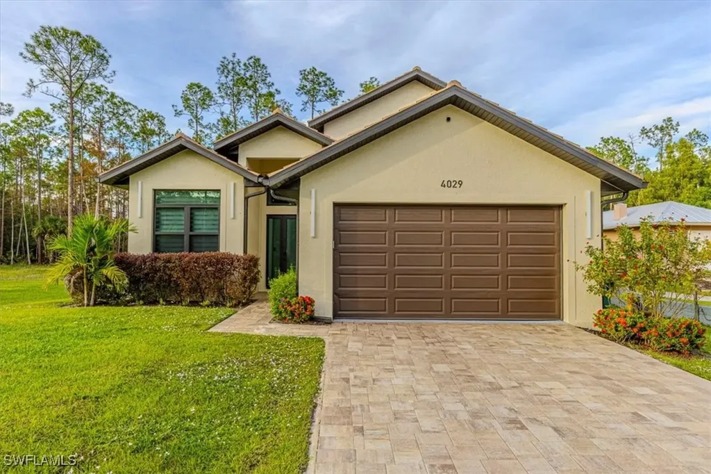 4029 2nd Avenue SE Naples FL 34117