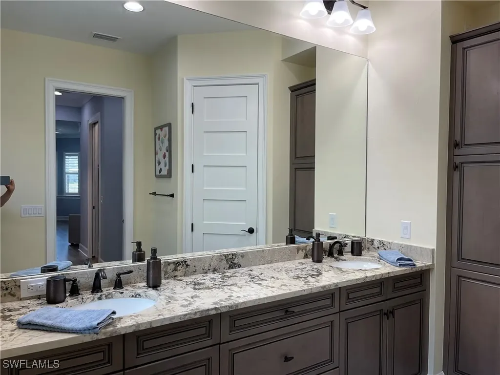 6282 Indies Avenue Naples FL 34113