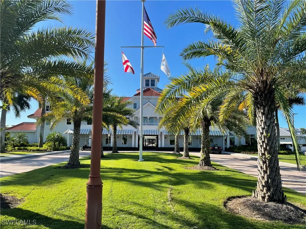 6282 Indies Avenue Naples FL 34113