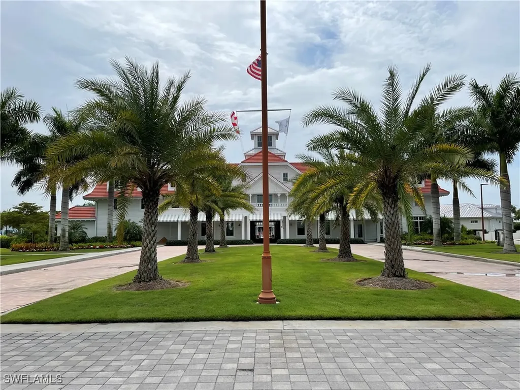 6282 Indies Avenue Naples FL 34113