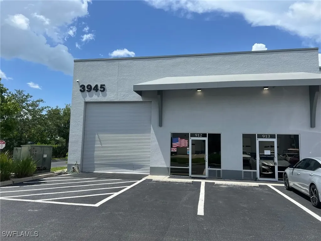 3945 Tollhouse Drive Naples FL 34114