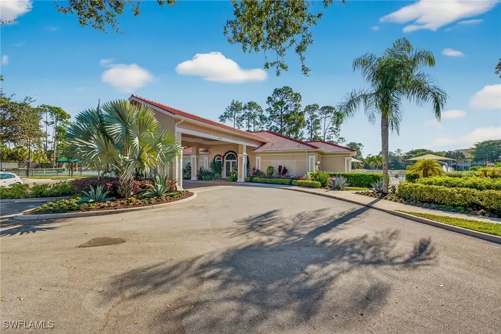 5898 Northridge Drive N Naples FL 34110