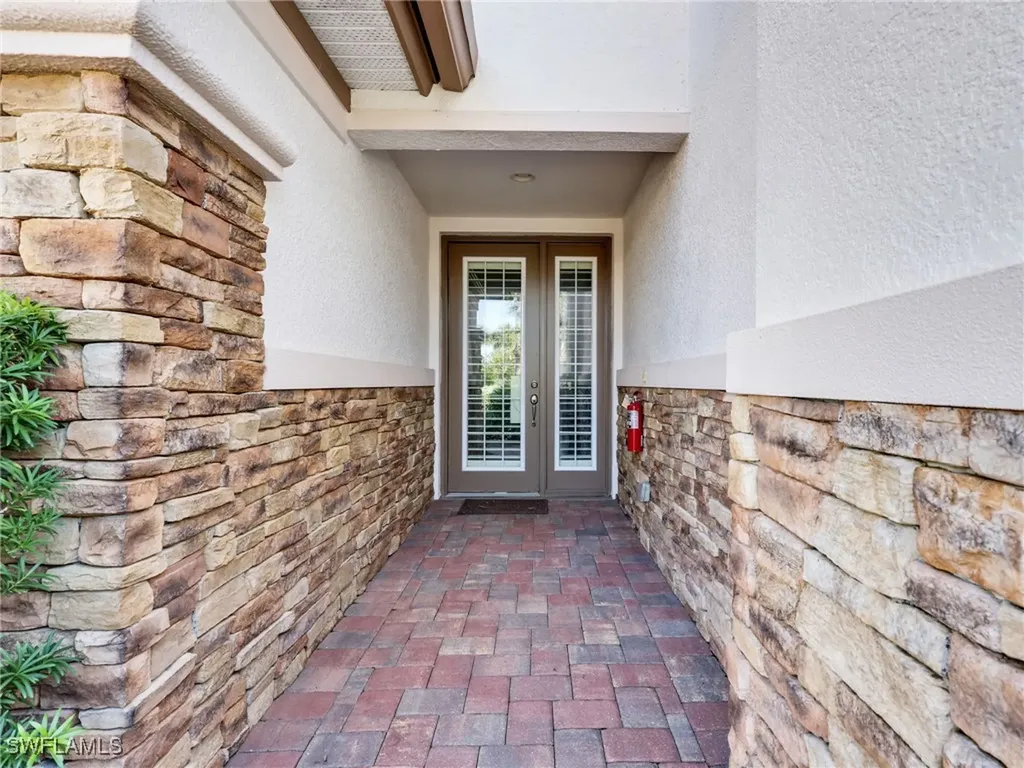 8060 Players Cove Drive Naples FL 34113