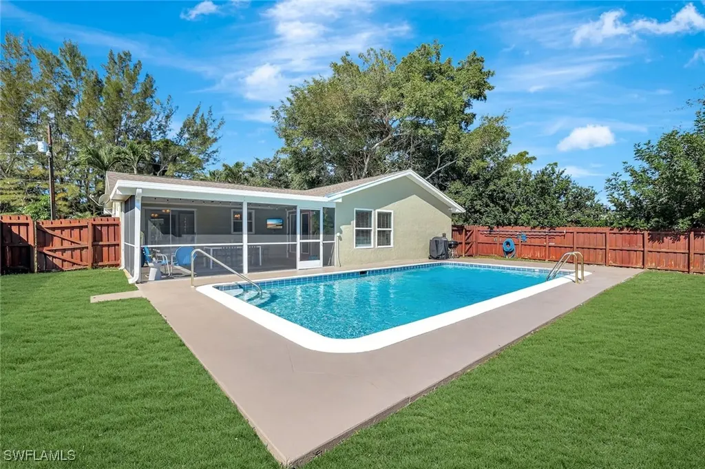 2840 14th Street N Naples FL 34103