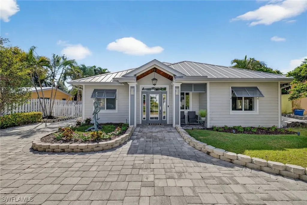 740 5th Avenue N Naples FL 34102