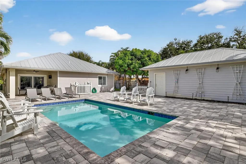 740 5th Avenue N Naples FL 34102