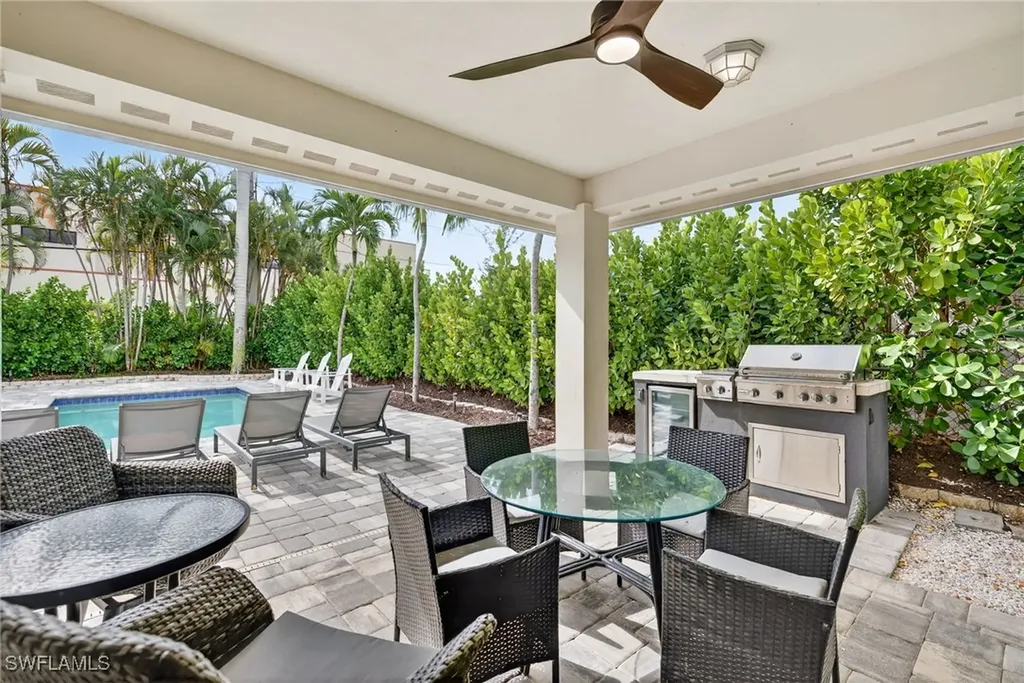 740 5th Avenue N Naples FL 34102