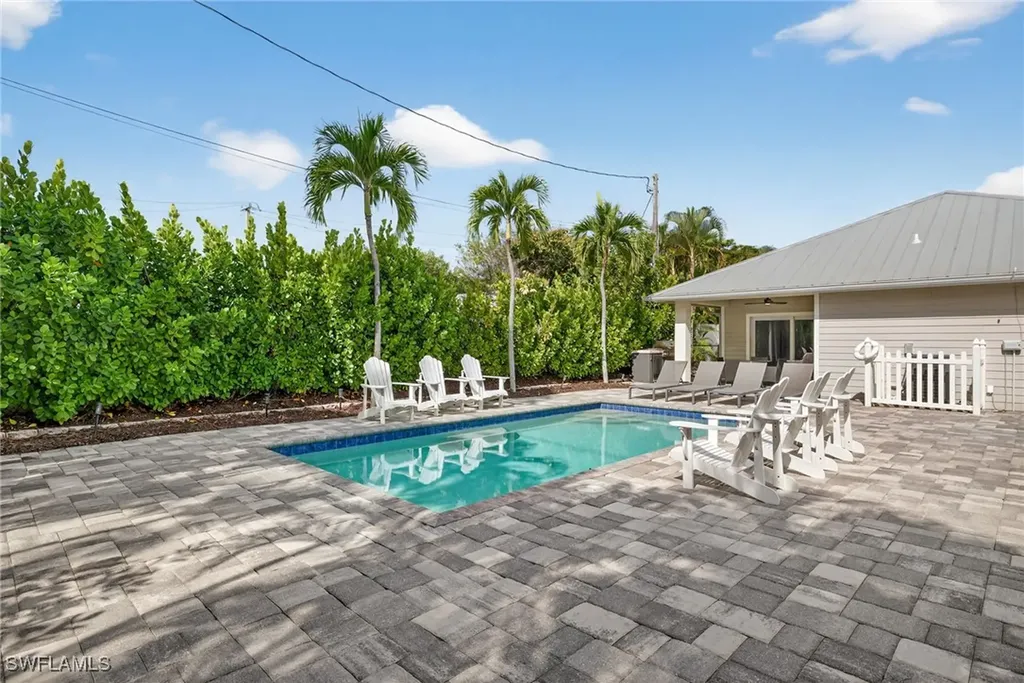 740 5th Avenue N Naples FL 34102