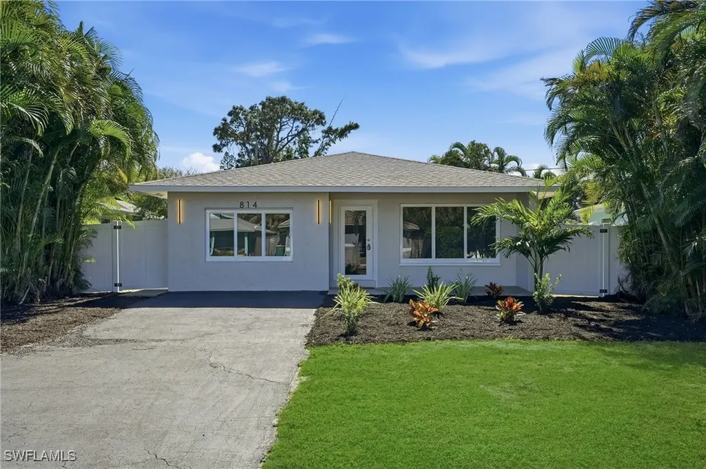 814 101st Avenue N Naples FL 34108