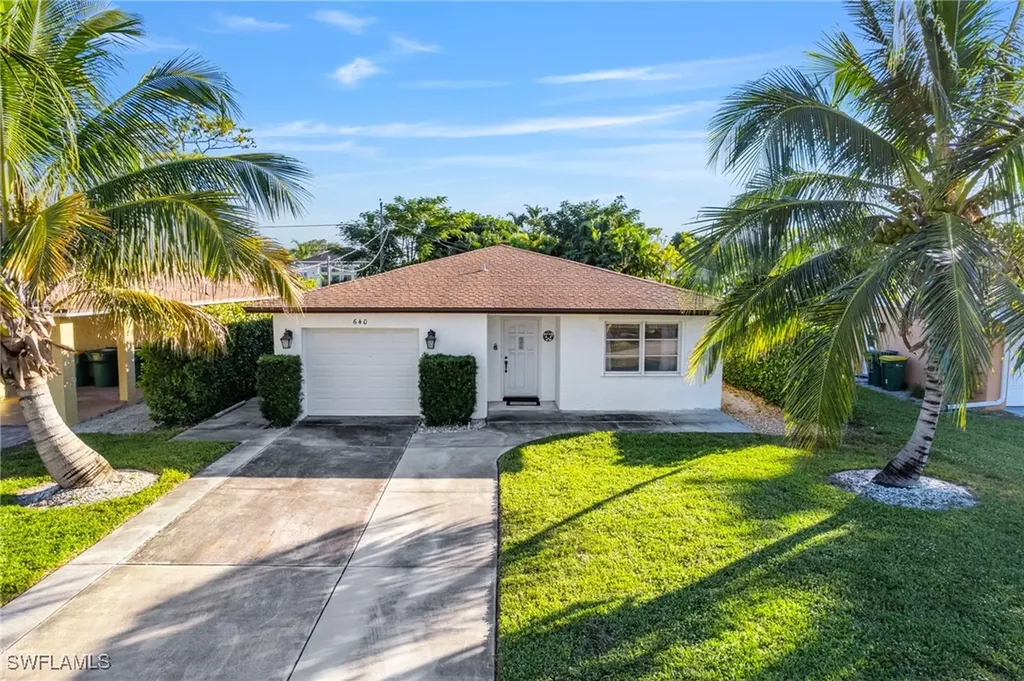 640 110th Avenue N Naples FL 34108