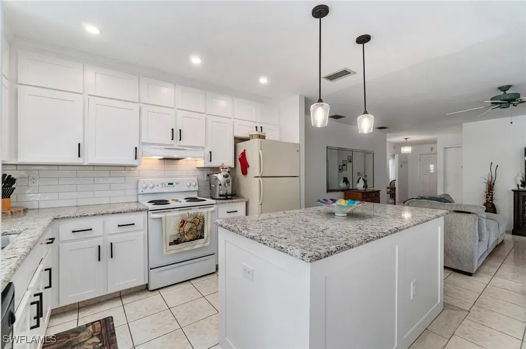 640 110th Avenue N Naples FL 34108