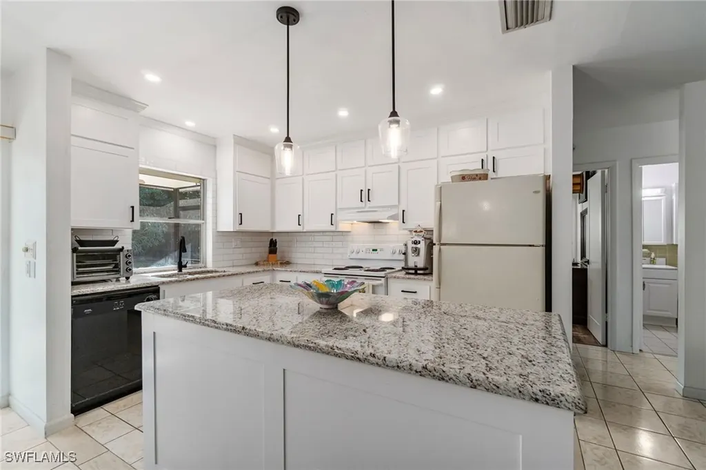 640 110th Avenue N Naples FL 34108