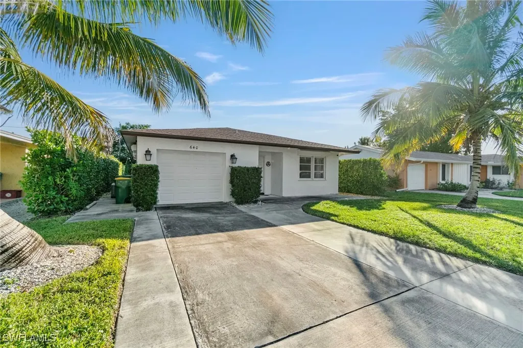 640 110th Avenue N Naples FL 34108