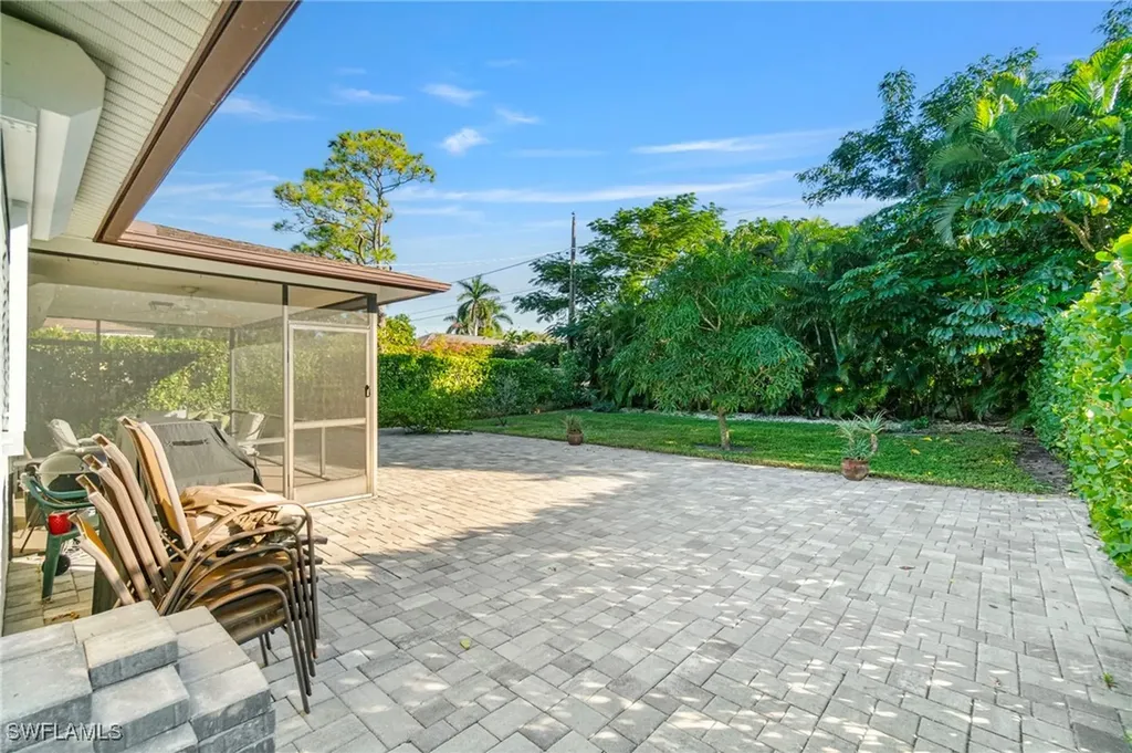 640 110th Avenue N Naples FL 34108