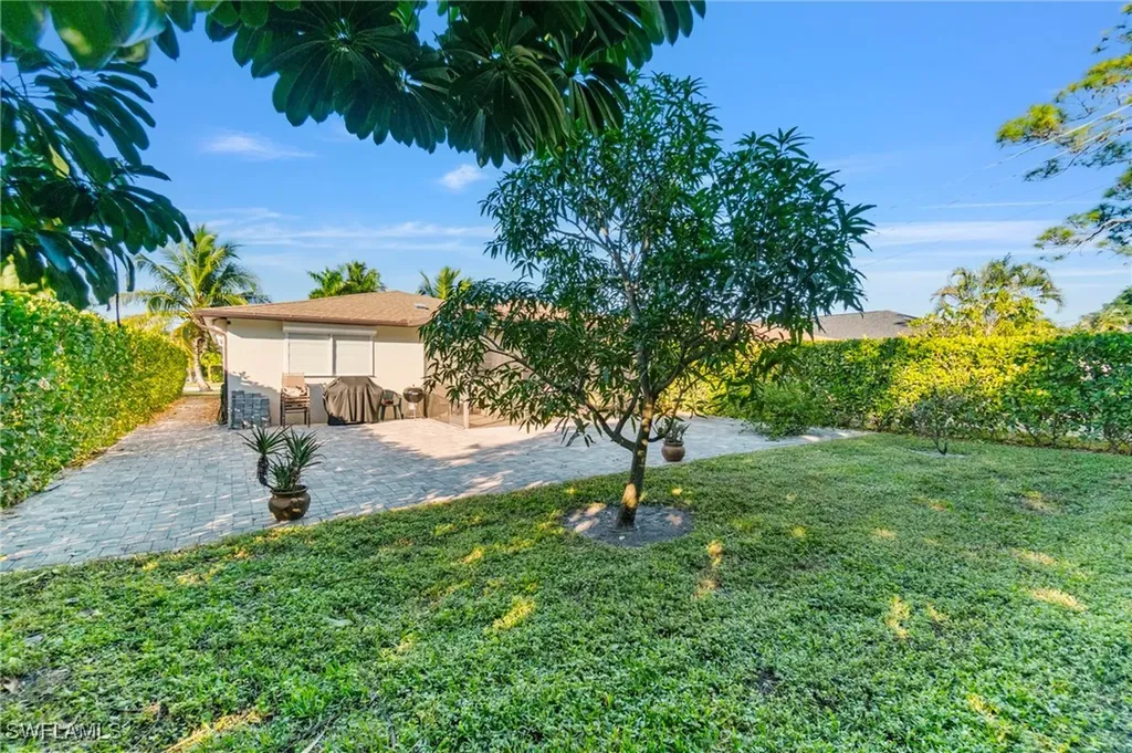 640 110th Avenue N Naples FL 34108