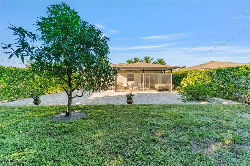 640 110th Avenue N Naples FL 34108