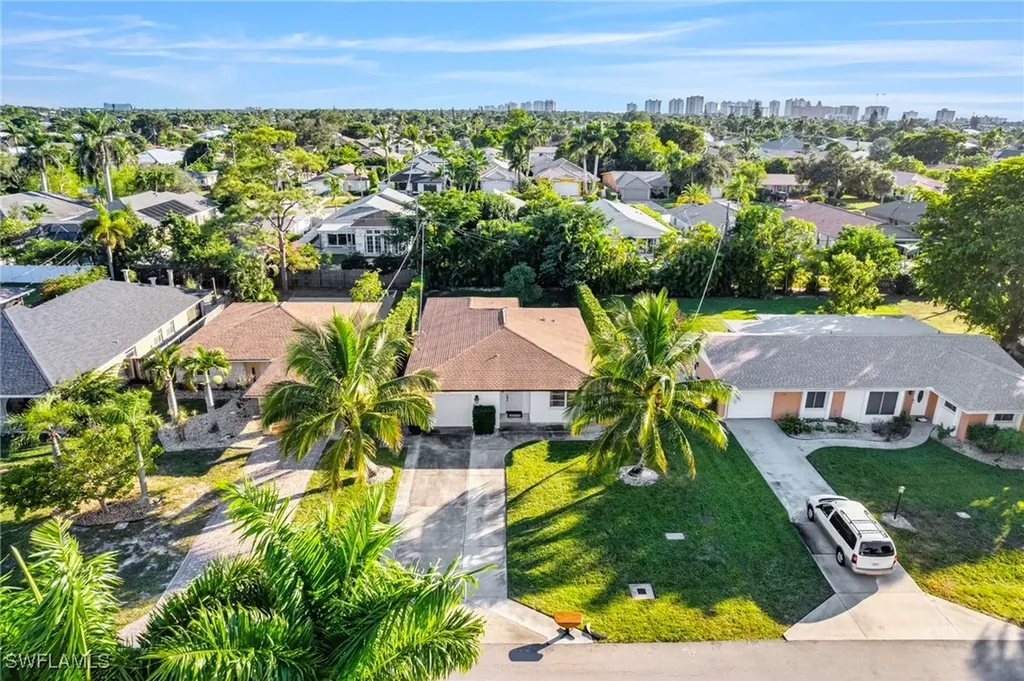 640 110th Avenue N Naples FL 34108