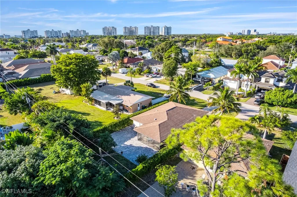 640 110th Avenue N Naples FL 34108