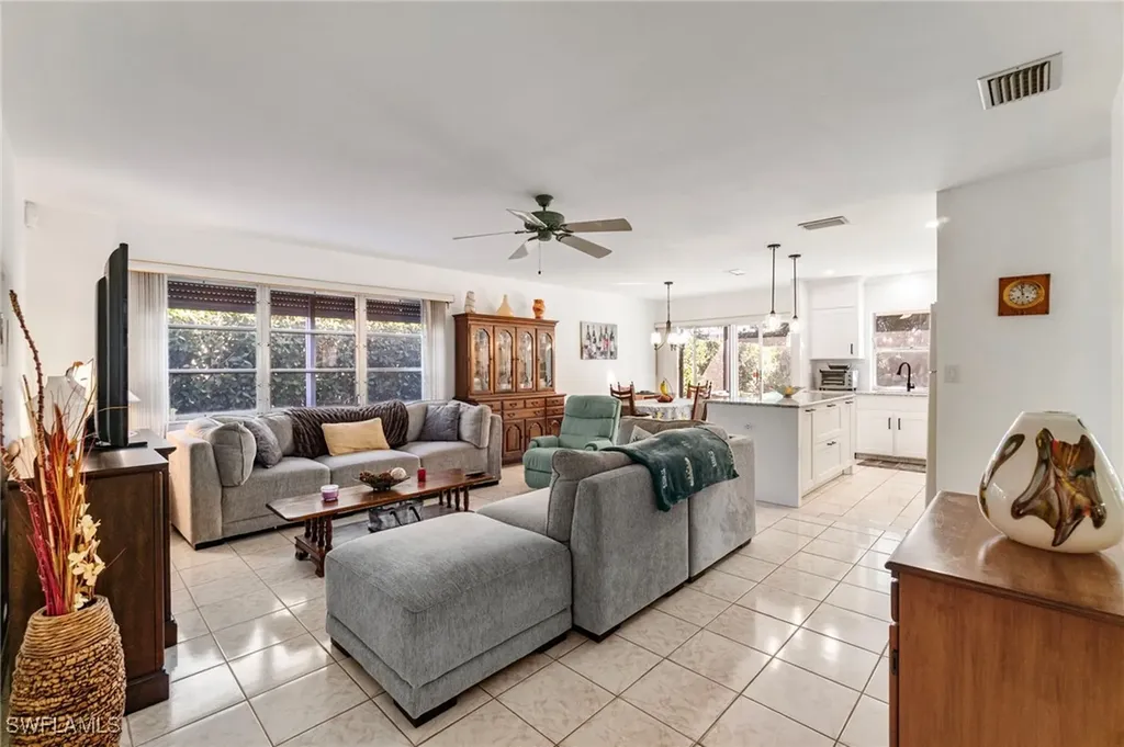 640 110th Avenue N Naples FL 34108