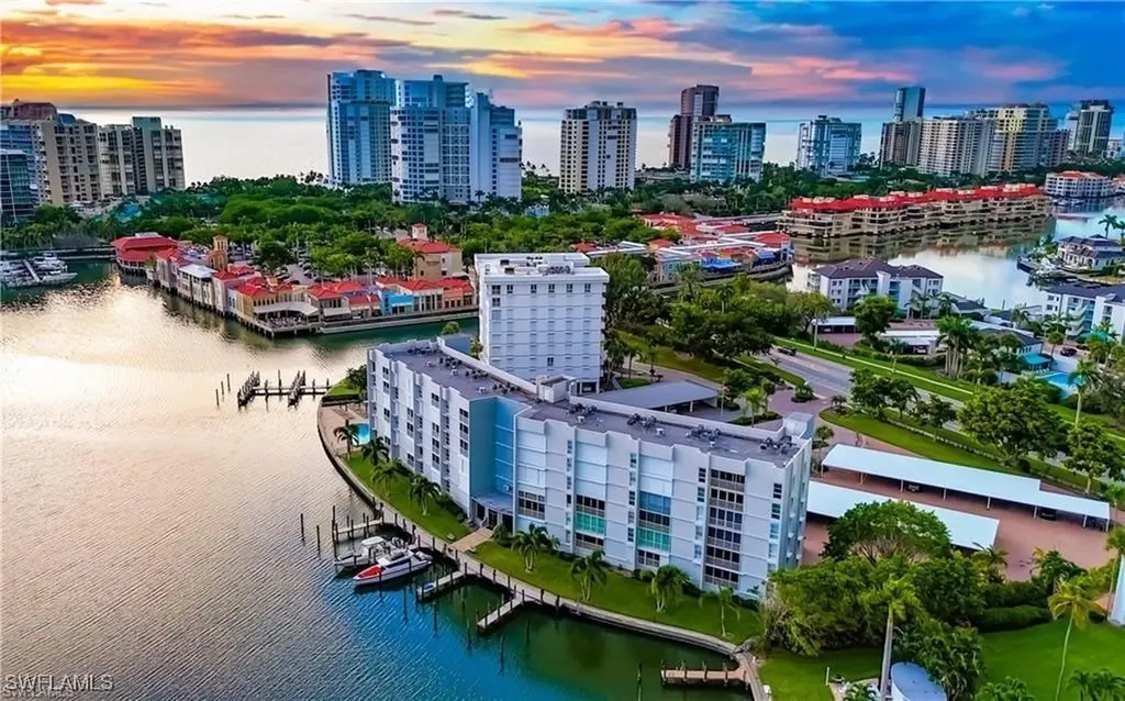300 Park Shore Drive Naples FL 34103