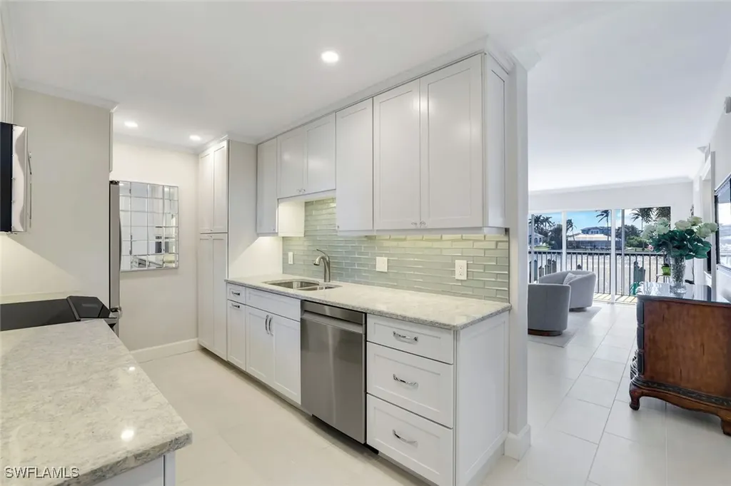 300 Park Shore Drive Naples FL 34103