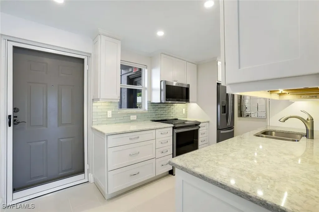 300 Park Shore Drive Naples FL 34103