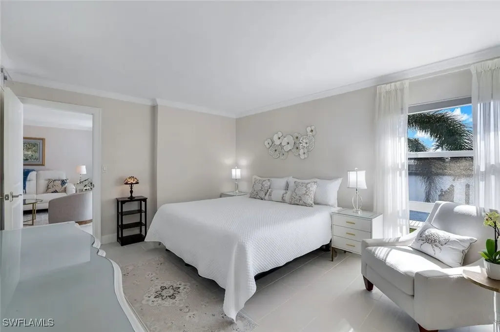 300 Park Shore Drive Naples FL 34103
