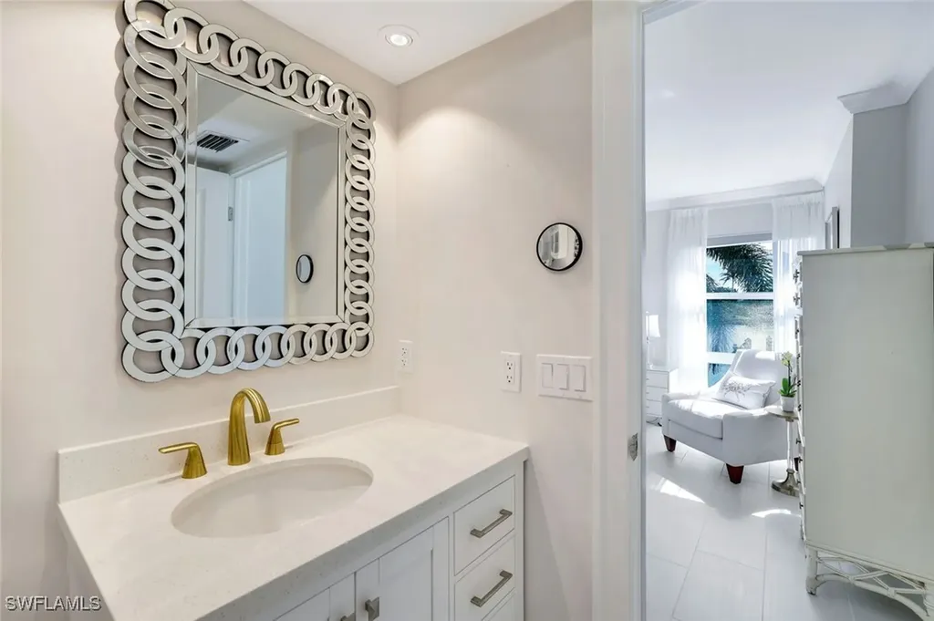 300 Park Shore Drive Naples FL 34103