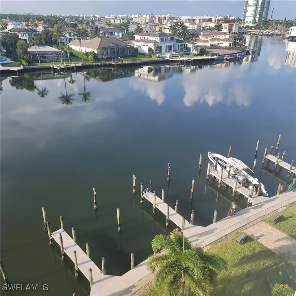 300 Park Shore Drive Naples FL 34103