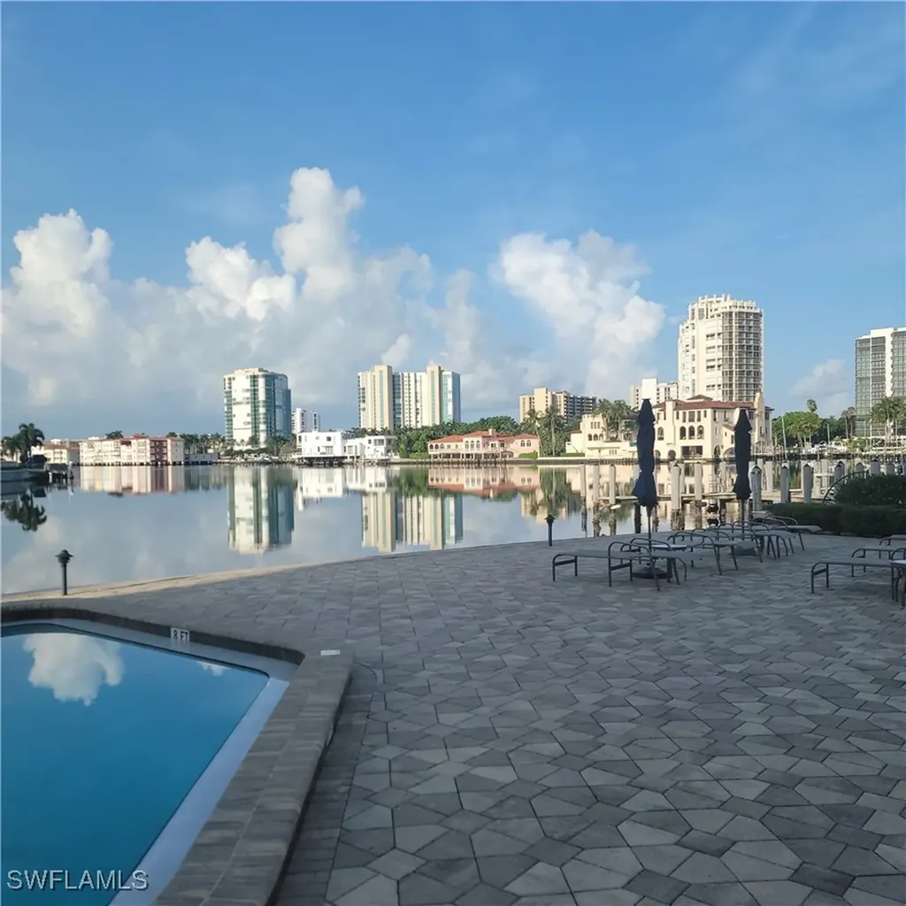 300 Park Shore Drive Naples FL 34103