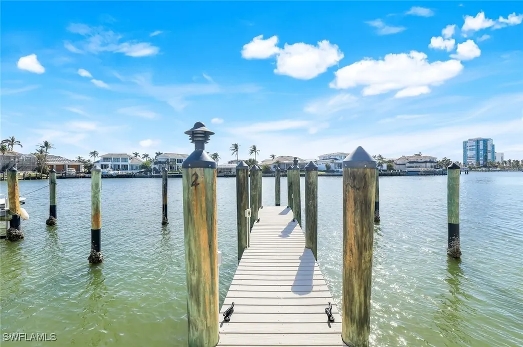 300 Park Shore Drive Naples FL 34103