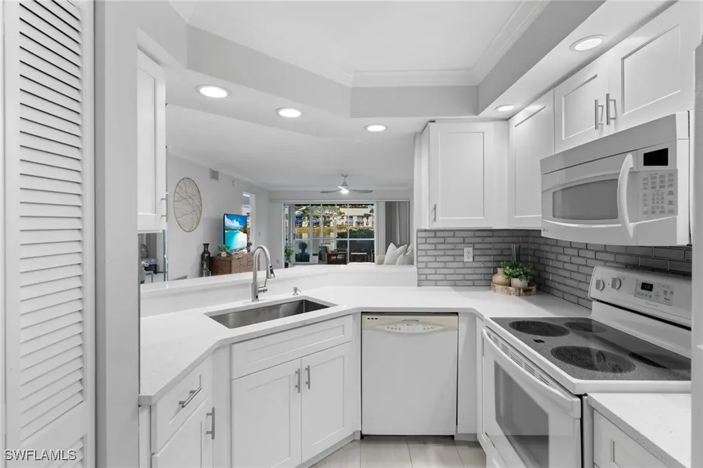 816 Gulf Pavilion Drive Naples FL 34108