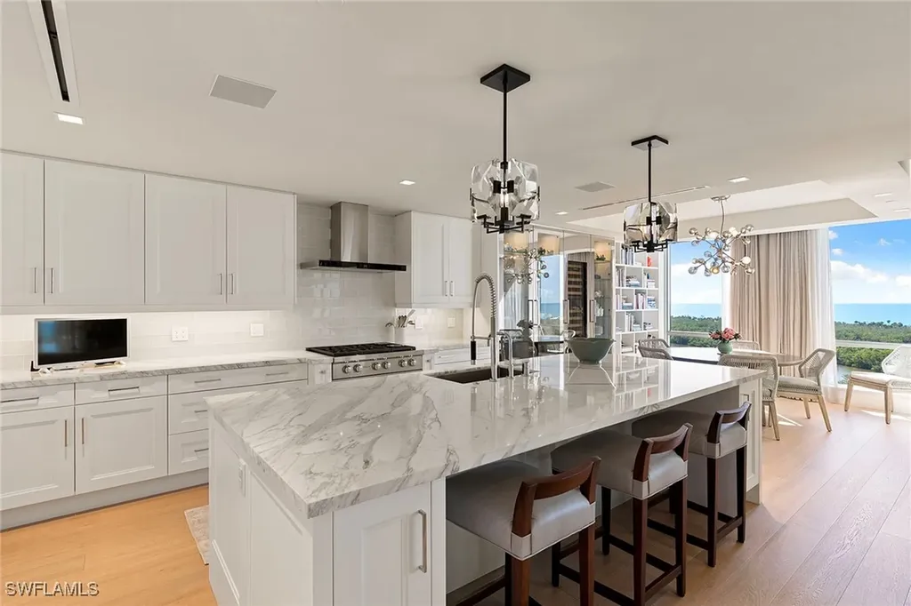 6897 Grenadier Boulevard Naples FL 34108