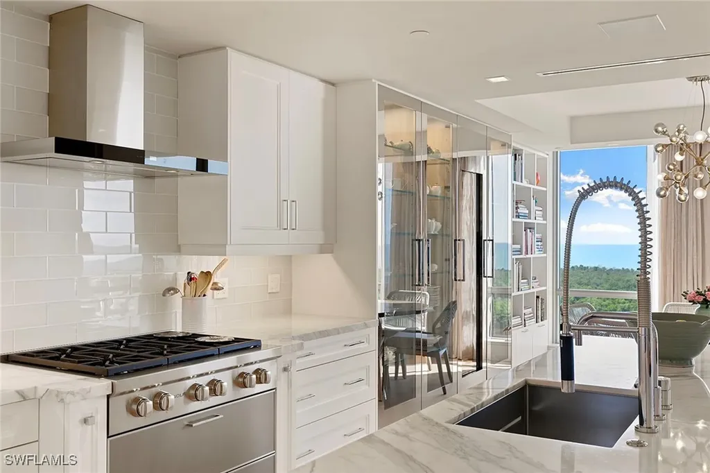 6897 Grenadier Boulevard Naples FL 34108