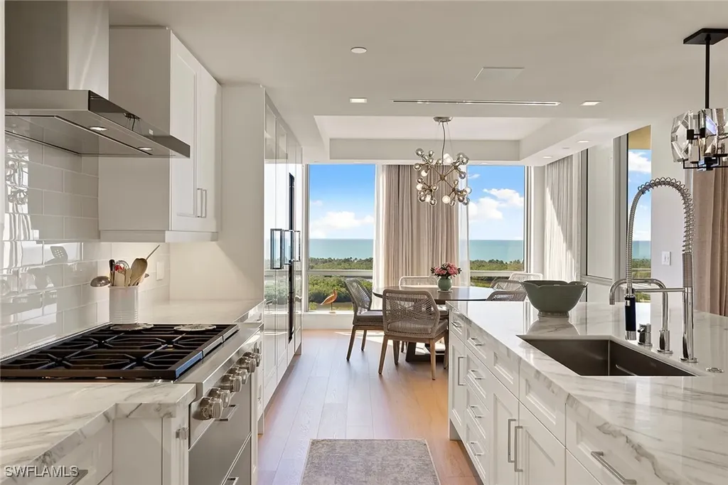6897 Grenadier Boulevard Naples FL 34108