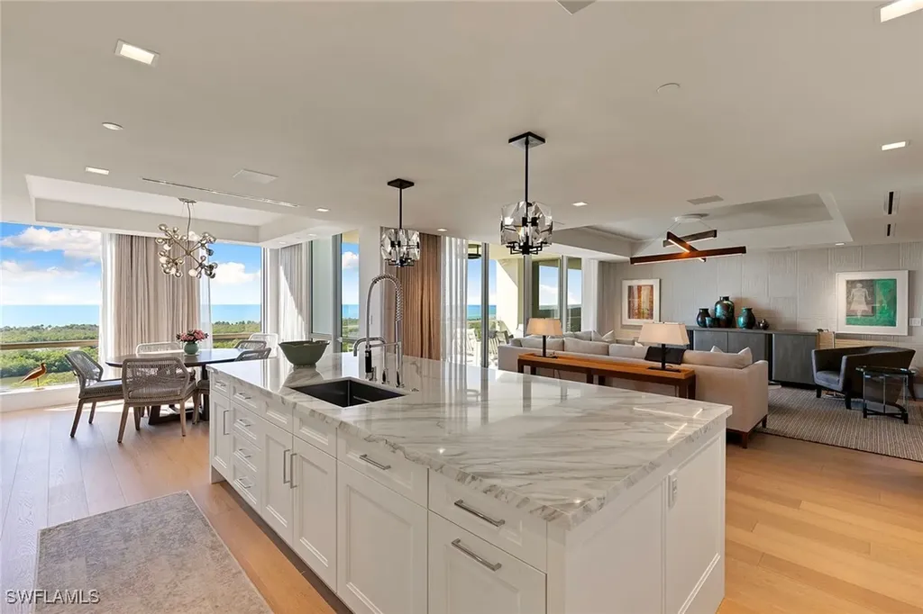 6897 Grenadier Boulevard Naples FL 34108