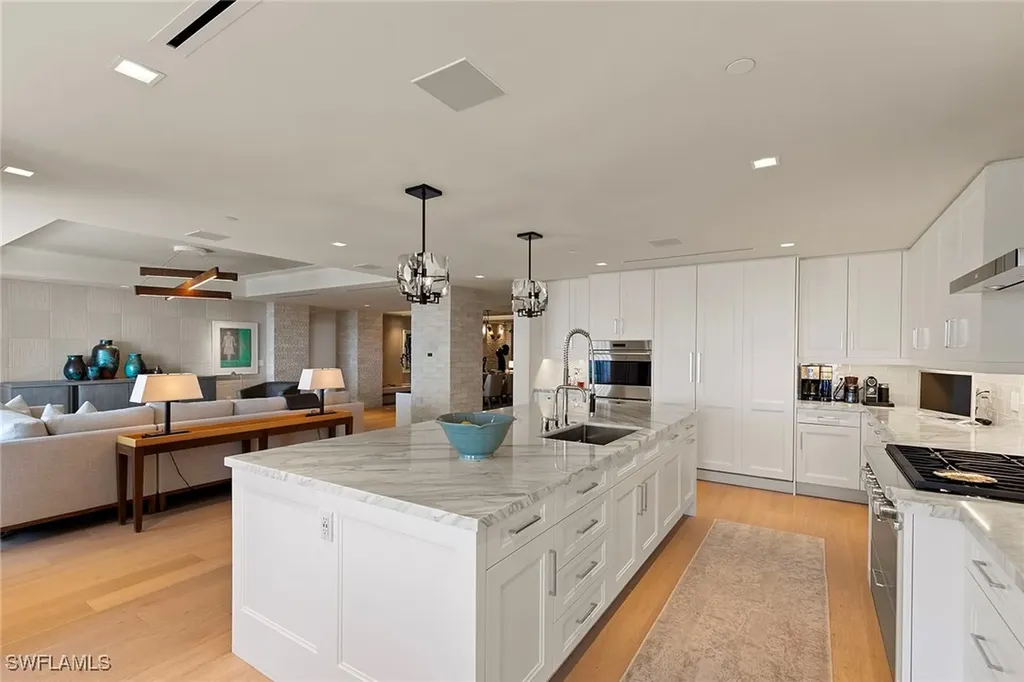 6897 Grenadier Boulevard Naples FL 34108